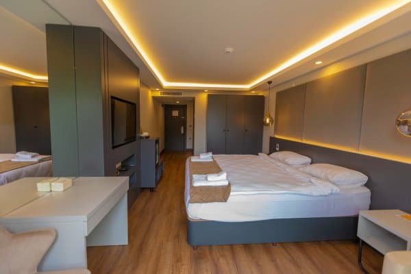 Junior Suit - Kısmı Deniz Manzaralı 4