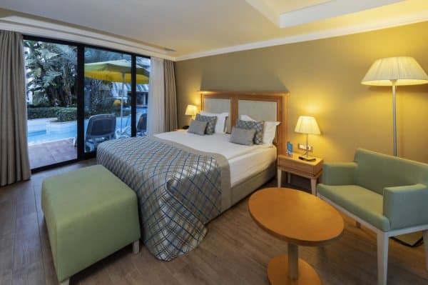 Lake Suite Havuz Bağlantılı Oda 1