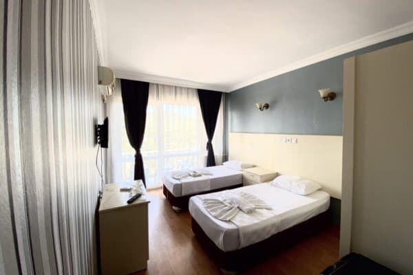 Standart Üç Kişilik Oda, Double+Tek Yatak 2