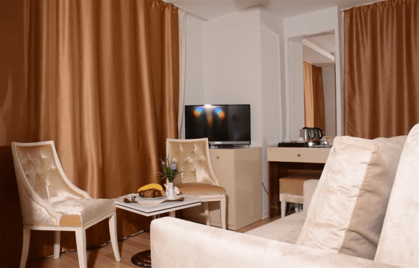 Tek Kişilik, Şehir Manzaralı 2