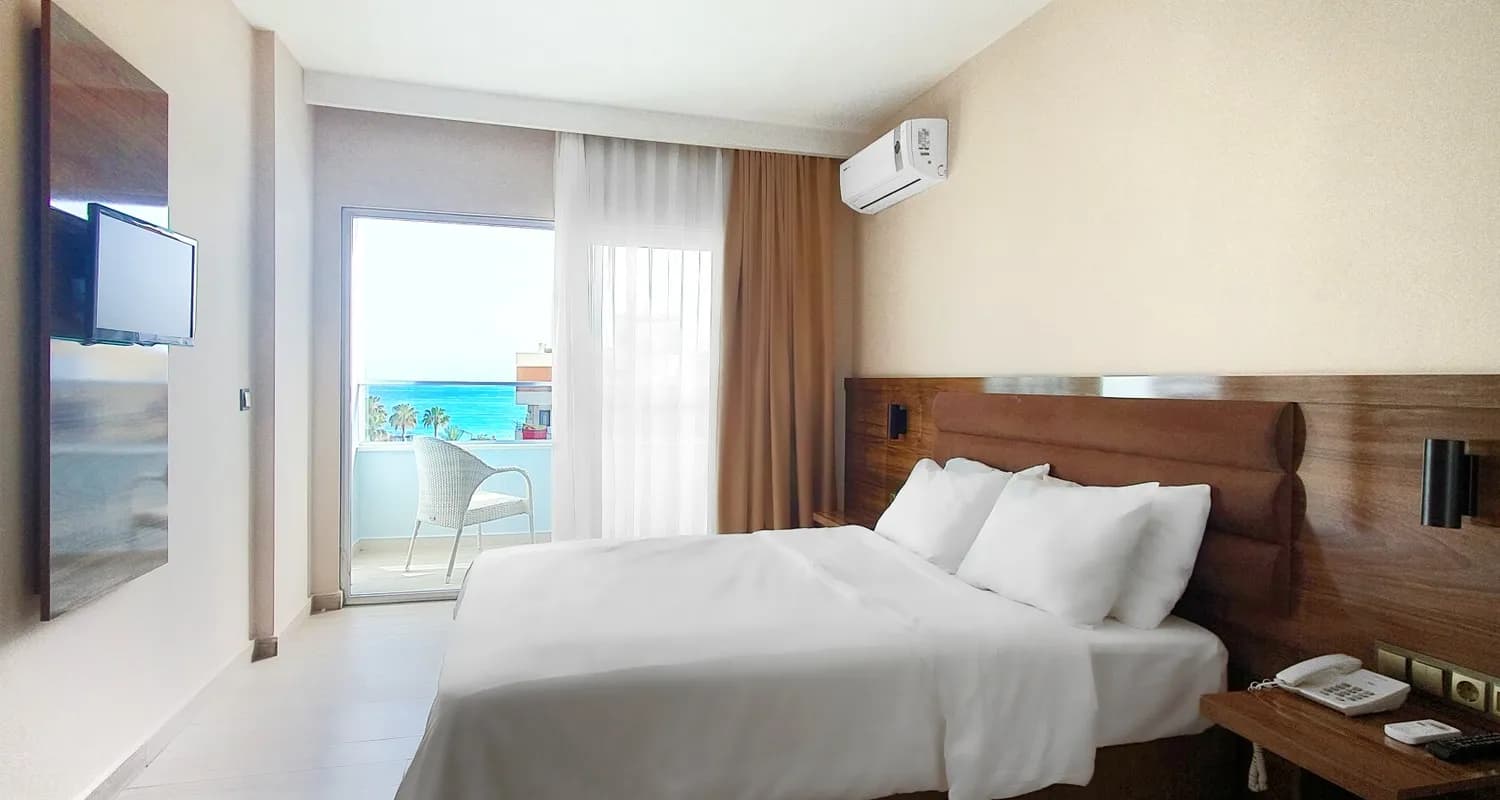 Standart Deniz Manzaralı Oda - Balkonlu - Çift Kişilik Yatak 1