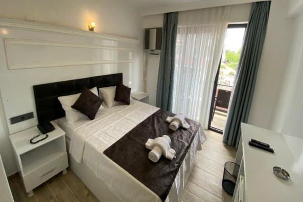 Standart Havuz Manzaralı Oda 2