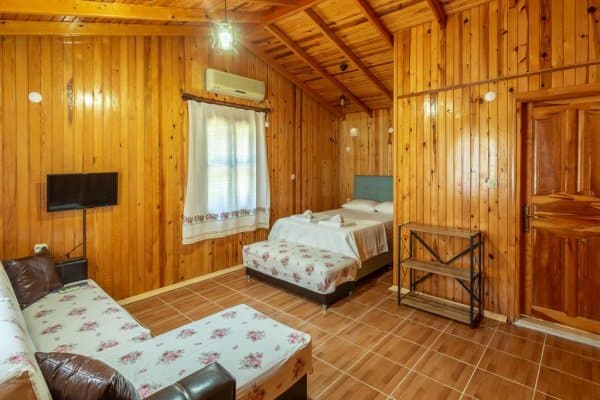 1+1 Suit Manzaralı Oda 1