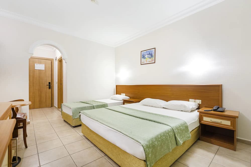 Standart Oda Kara veya Deniz Manzaralı 3