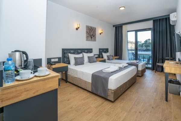 Aile Odası 1+1 Bahçe ve Havuz Manzaralı Balkonlu 3