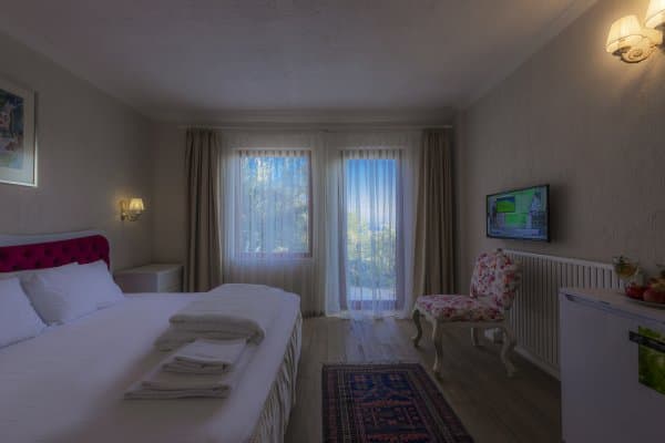 Deluxe Bahçe Manzaralı Oda 1