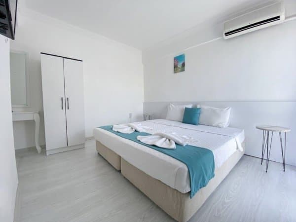 Standart Doğa ve Şehir Manzaralı Oda Balkonlu 2