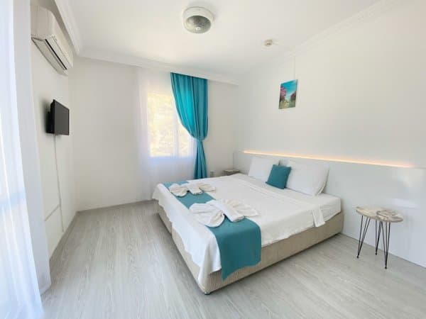 Standart Doğa ve Şehir Manzaralı Oda Balkonlu 3