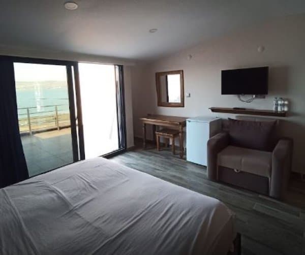 Bahçe Deniz Manzaralı Deluxe Oda 2