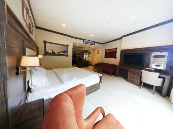 Suit Oda Orman ve Deniz Manzaralı 4