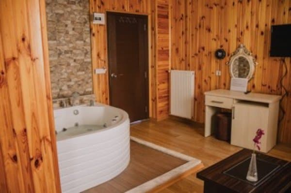 Geniş Jakuzili Deluxe Suit 4