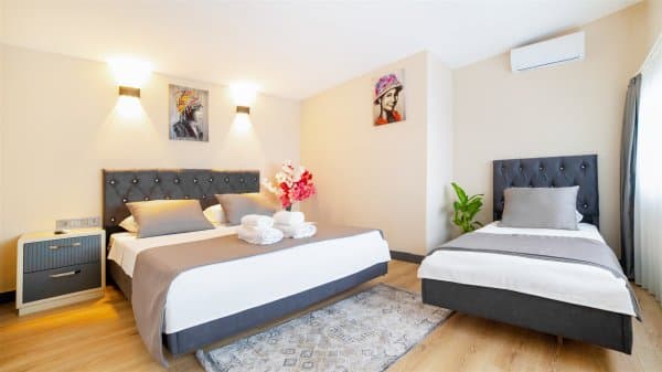 Deluxe Triple Room 2