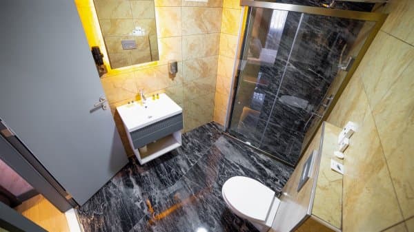 Deluxe Triple Room 4