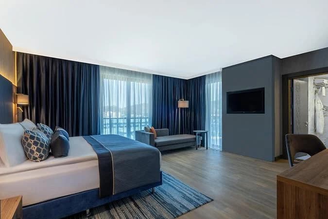 Executive Suite 2