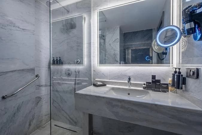 Executive Suite 4