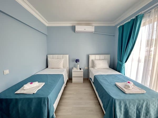 Classic Twin Room No View 1