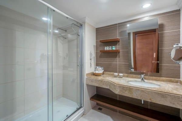 Kara Manzaralı Standart Oda 2