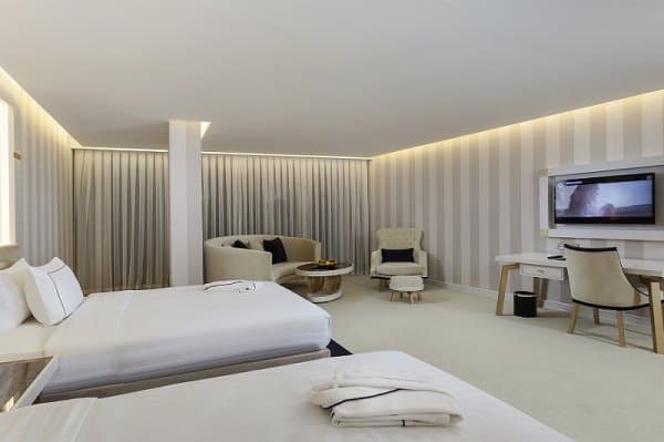 Deluxe Suite Twin Bed 2