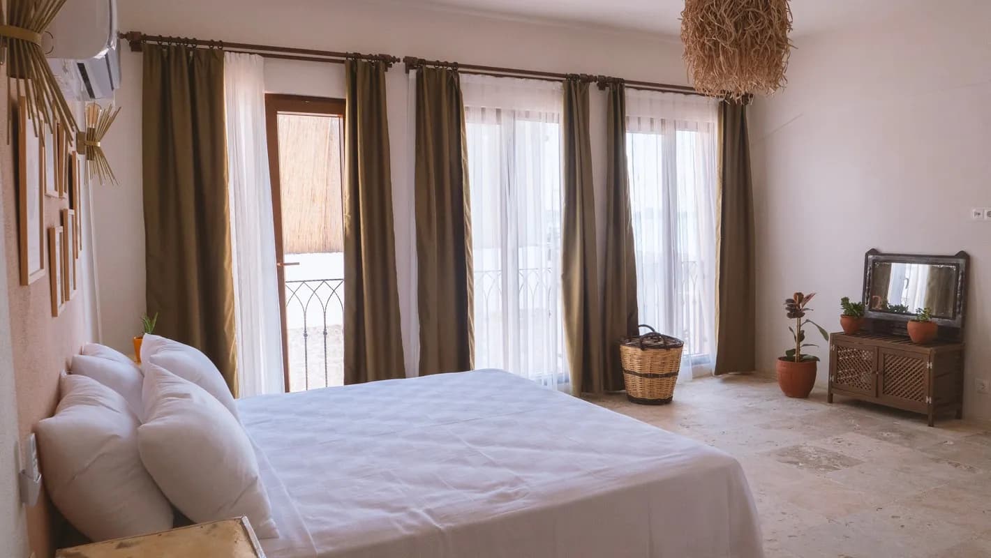 Kısmi Deniz Manzaralı Deluxe Oda 1