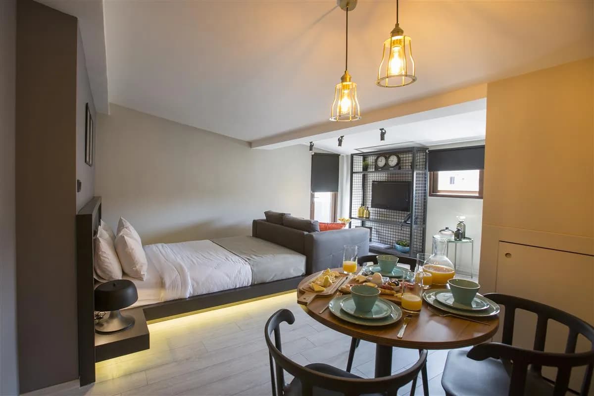 Studio Terrace Suite 1