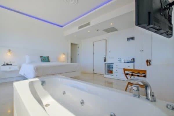 Deluxe Double Room with Jakuzi and Sea view 3