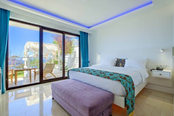 Honeymoon Suite 1