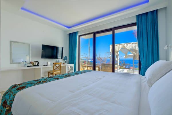 Honeymoon Suite 4