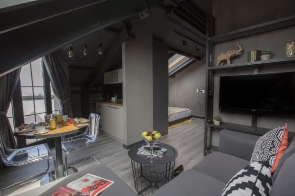 Teraslı Corner Suit 2