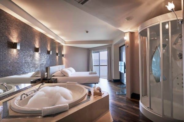 Jakuzili Senior Suit 1