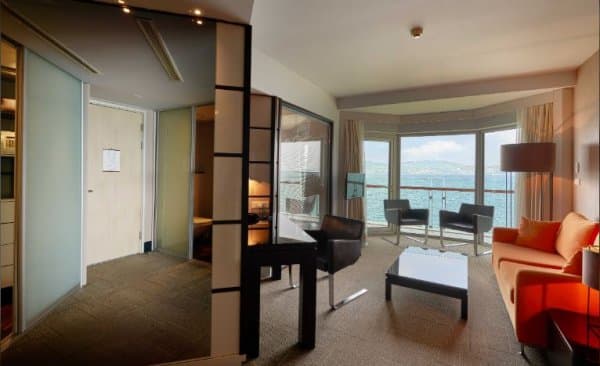 Jakuzili Senior Suit 3