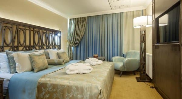 Deluxe Room 1