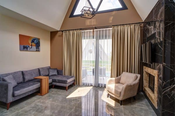 Deluxe Bungalov	 4