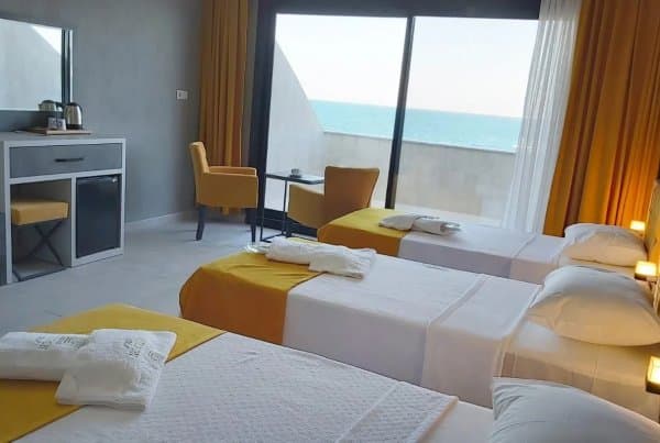 Deniz Manzaralı Balkonlu Oda 1