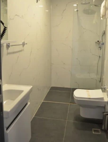 3 Kişilik Deniz Manzaralı Oda 3