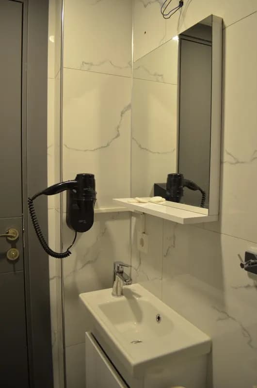 2 Kişilik Deniz Manzaralı Oda 4