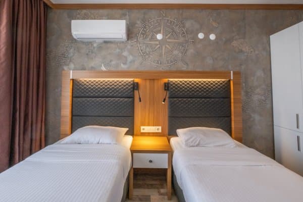 Twin Oda Kara Manzaralı  3