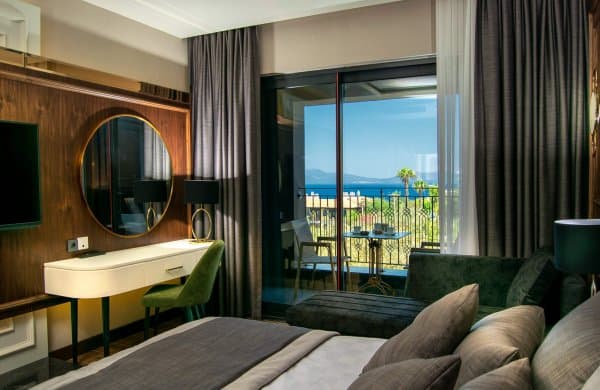 Deluxe Room 1