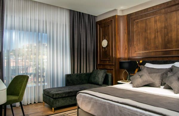 Deluxe Room 3