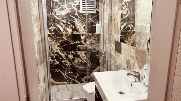 Jakuzili Balayı Odası 3