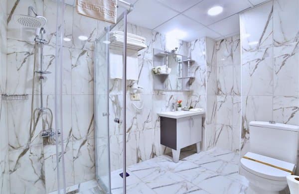 Deluxe Triple Room 4