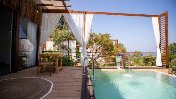 ROH - Isıtmalı Havuzlu ve Jakuzili (Blokajı Otel Belirler) 1