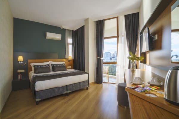 Deluxe Family Room With Balcon 1