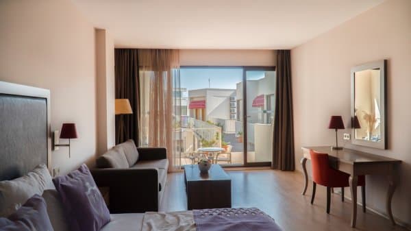 Kara Manzaralı Standart Oda  1