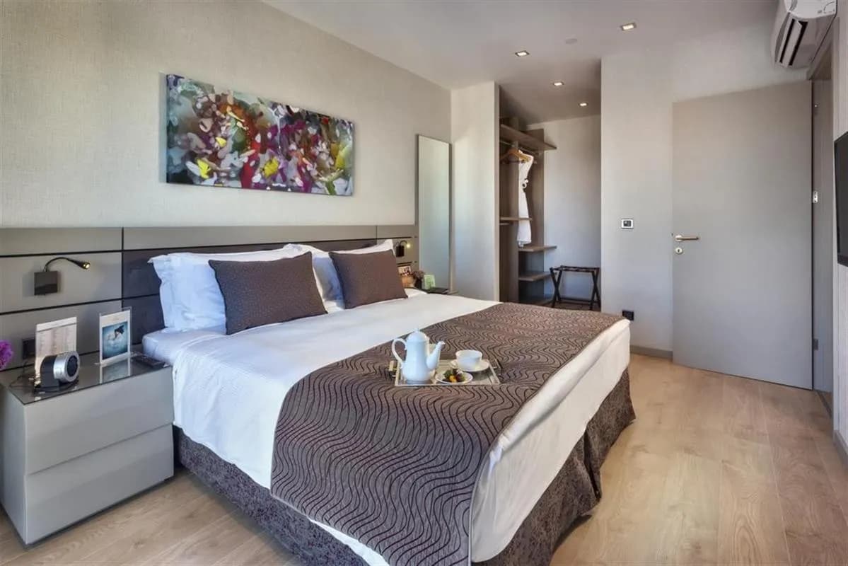 Three Bedroom Executive	 3