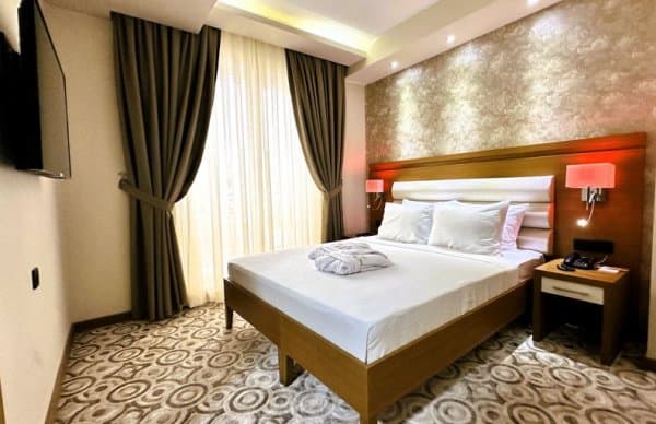 Deluxe Connection Room 1