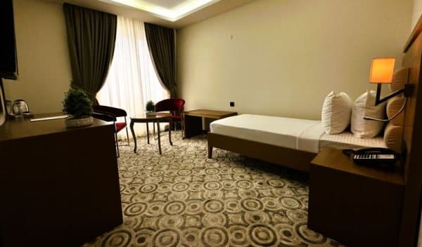 Deluxe Connection Room 2