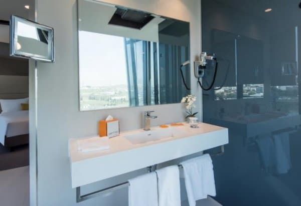 Centro Corner Suite 3