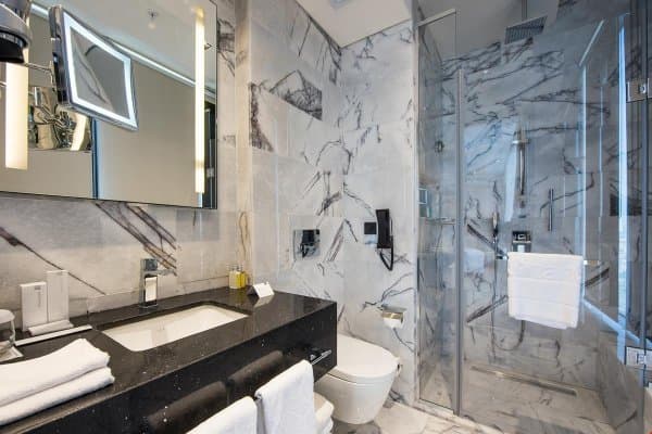 Spacious Two Bedroom Apartment 4