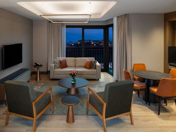 Deluxe One Bedroom Apartment King 1+1 1