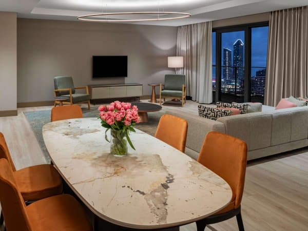 Deluxe Three Bedroom Suite 3+1 1